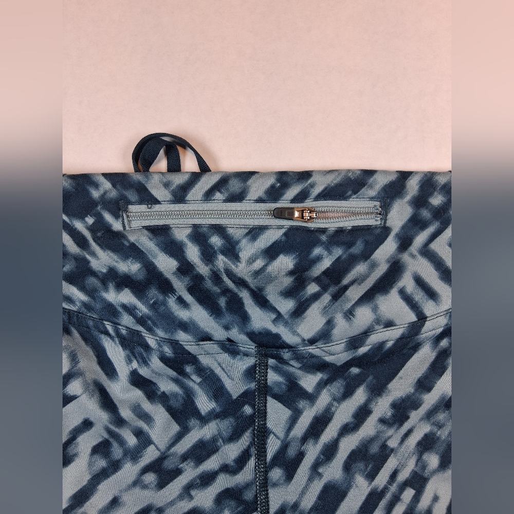 The North Face Crop Leggings Size Medium - Picture 3 of 9